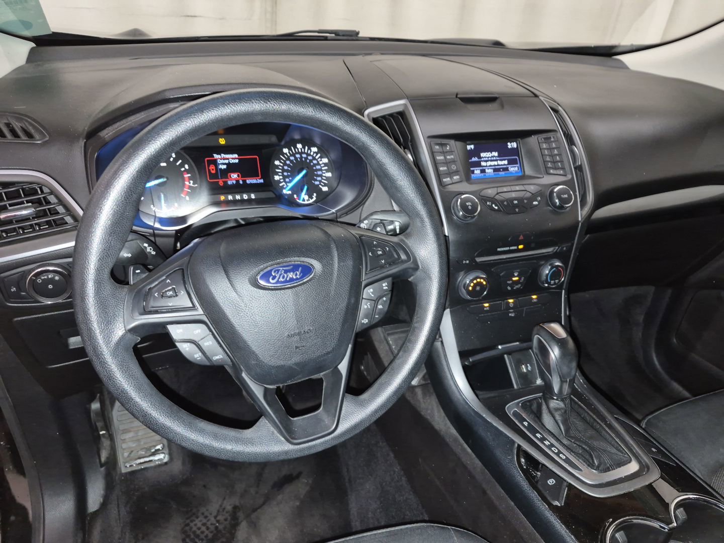 Used 2017 Ford Edge SE w/ Cargo Accessory Package FWD image 11