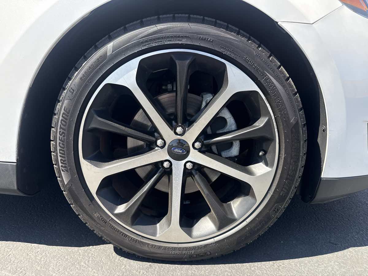 Used 2016 Ford Taurus SEL w/ Equipment Group 201A image 9