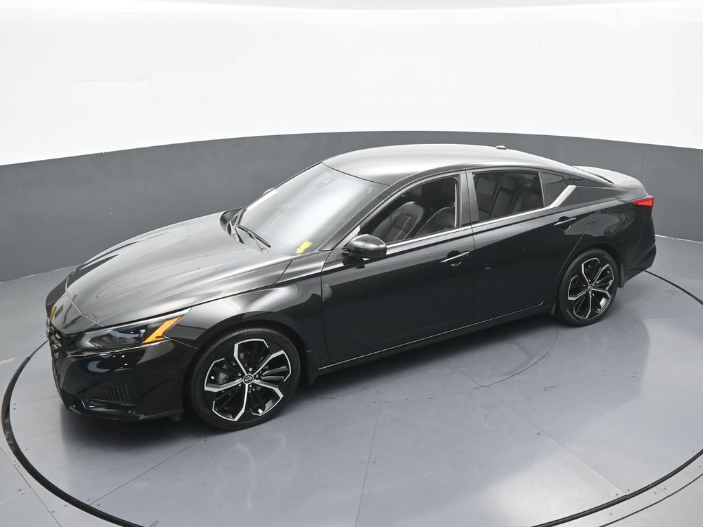 Used 2024 Nissan Altima 2.5 SR FWD image 43