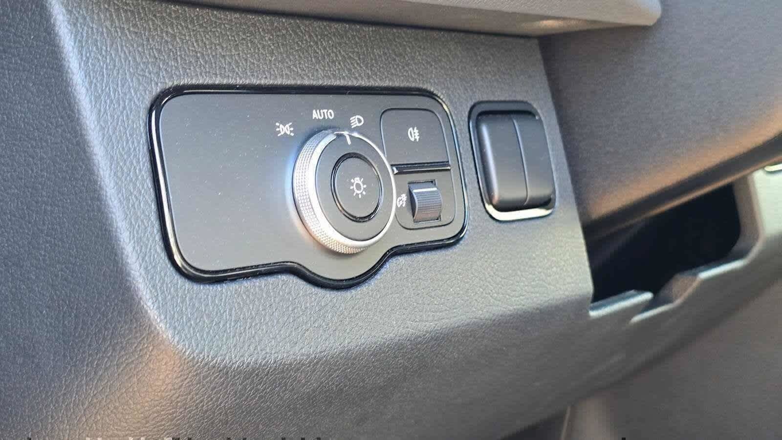 Used 2025 Mercedes-Benz Sprinter 2500 image 25