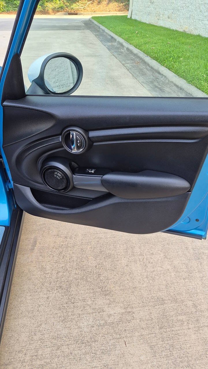 Used 2015 MINI Cooper 4-Door Hardtop FWD image 40