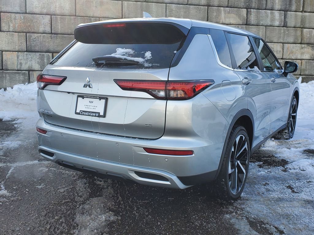 Used 2024 Mitsubishi Outlander SE image 5