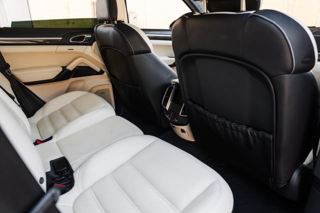 Used 2016 Porsche Cayenne Turbo AWD/4WD image 76