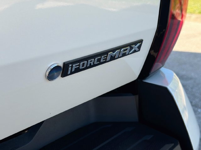 Used 2025 Toyota Tundra Limited AWD/4WD image 11