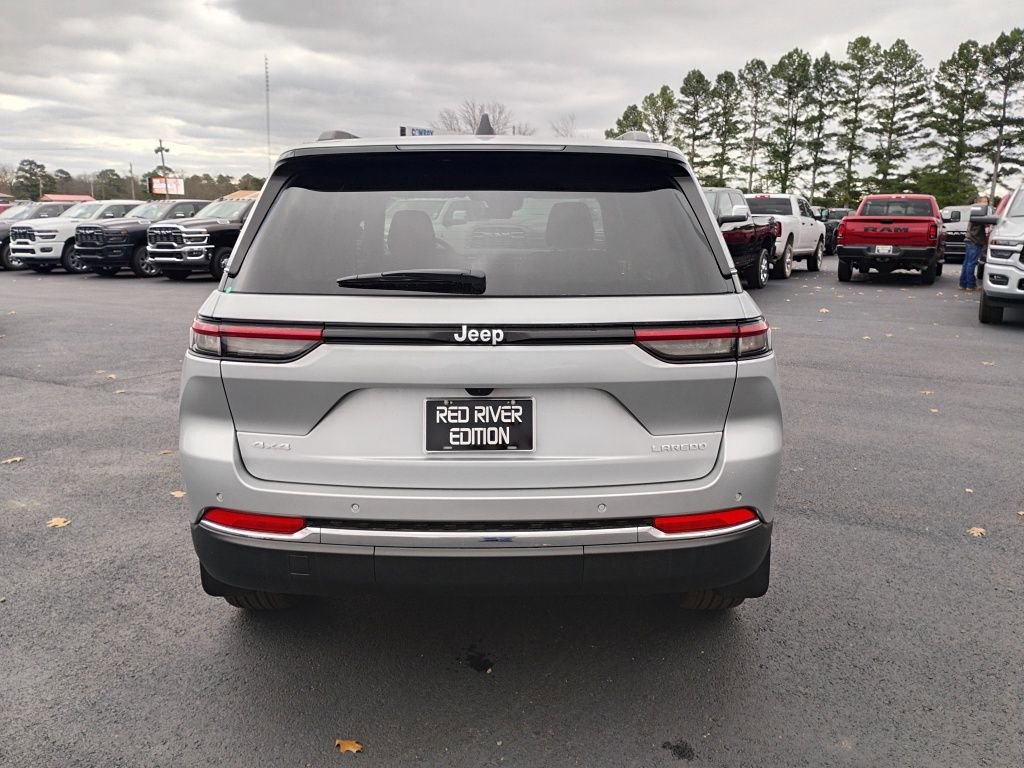 New 2025 Jeep Grand Cherokee Laredo X w/ Trailer Tow Package image 6