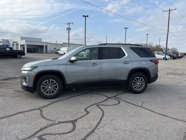 Used 2023 Chevrolet Traverse LT image 3