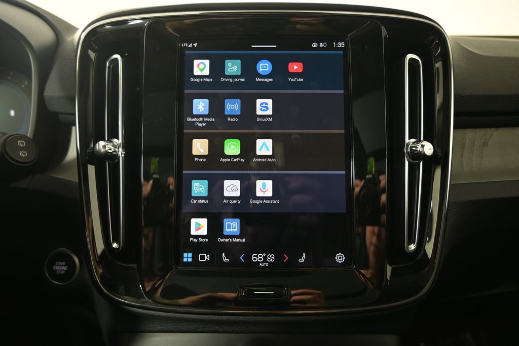 Used 2024 Volvo XC40 B5 Plus AWD/4WD image 26