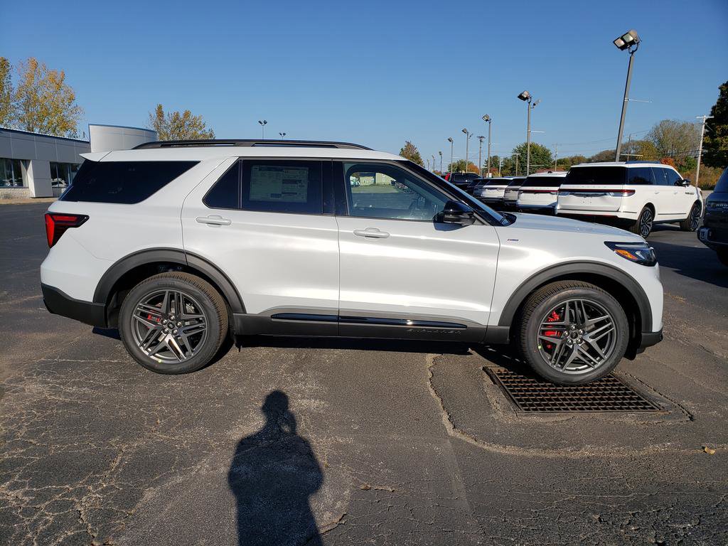 New 2026 Ford Explorer ST-Line image 9
