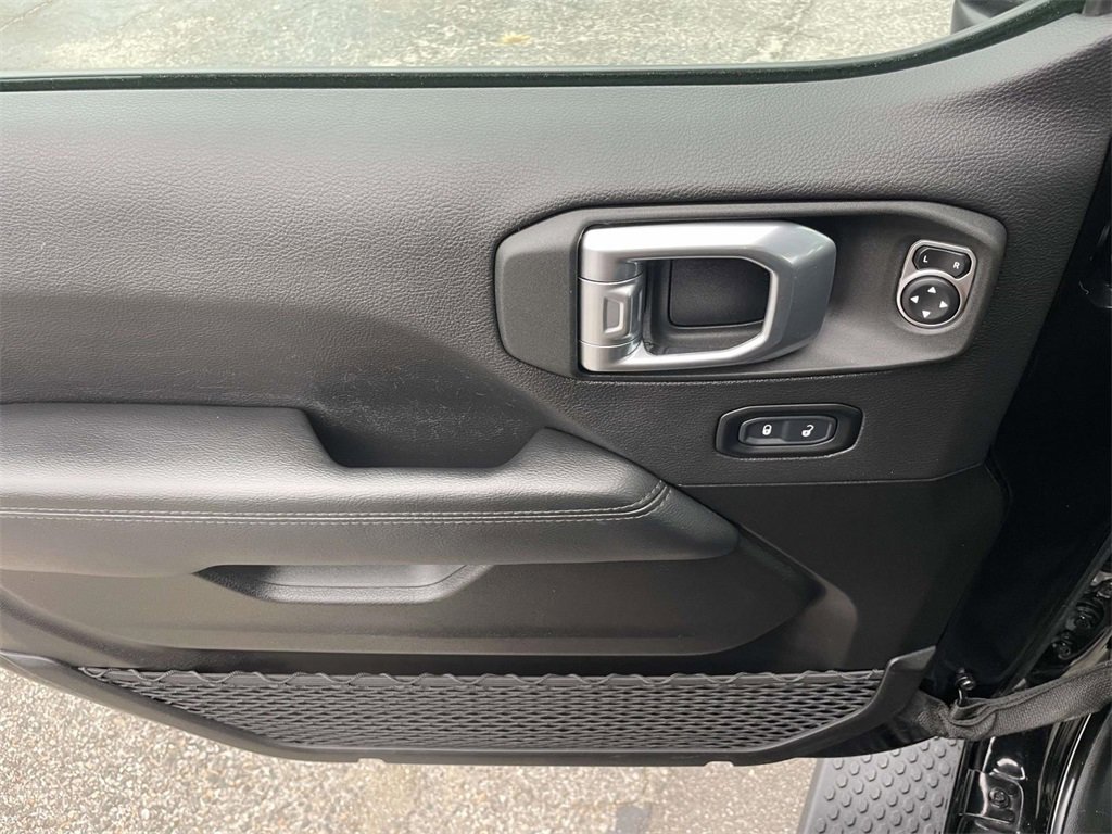 Used 2023 Jeep Wrangler Sahara image 15