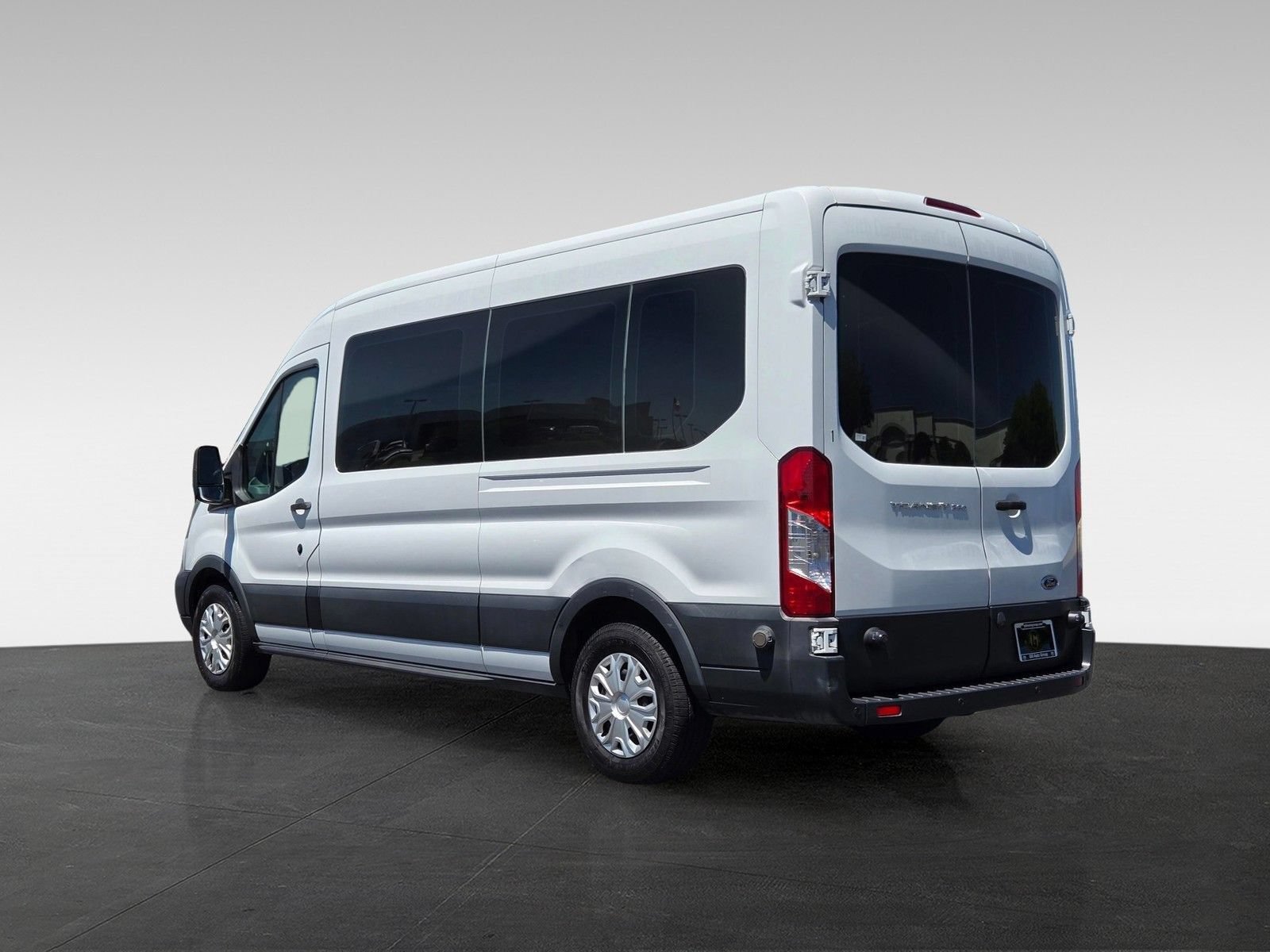 Used 2015 Ford Transit 350 XL RWD image 7