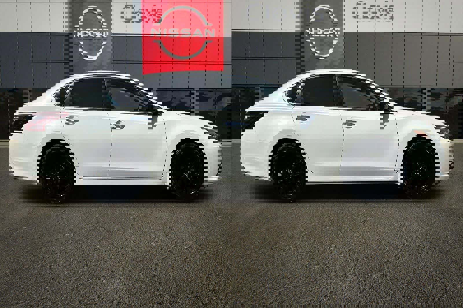 Used 2018 Nissan Altima 2.5 SR w/ SR Midnight Edition image 9