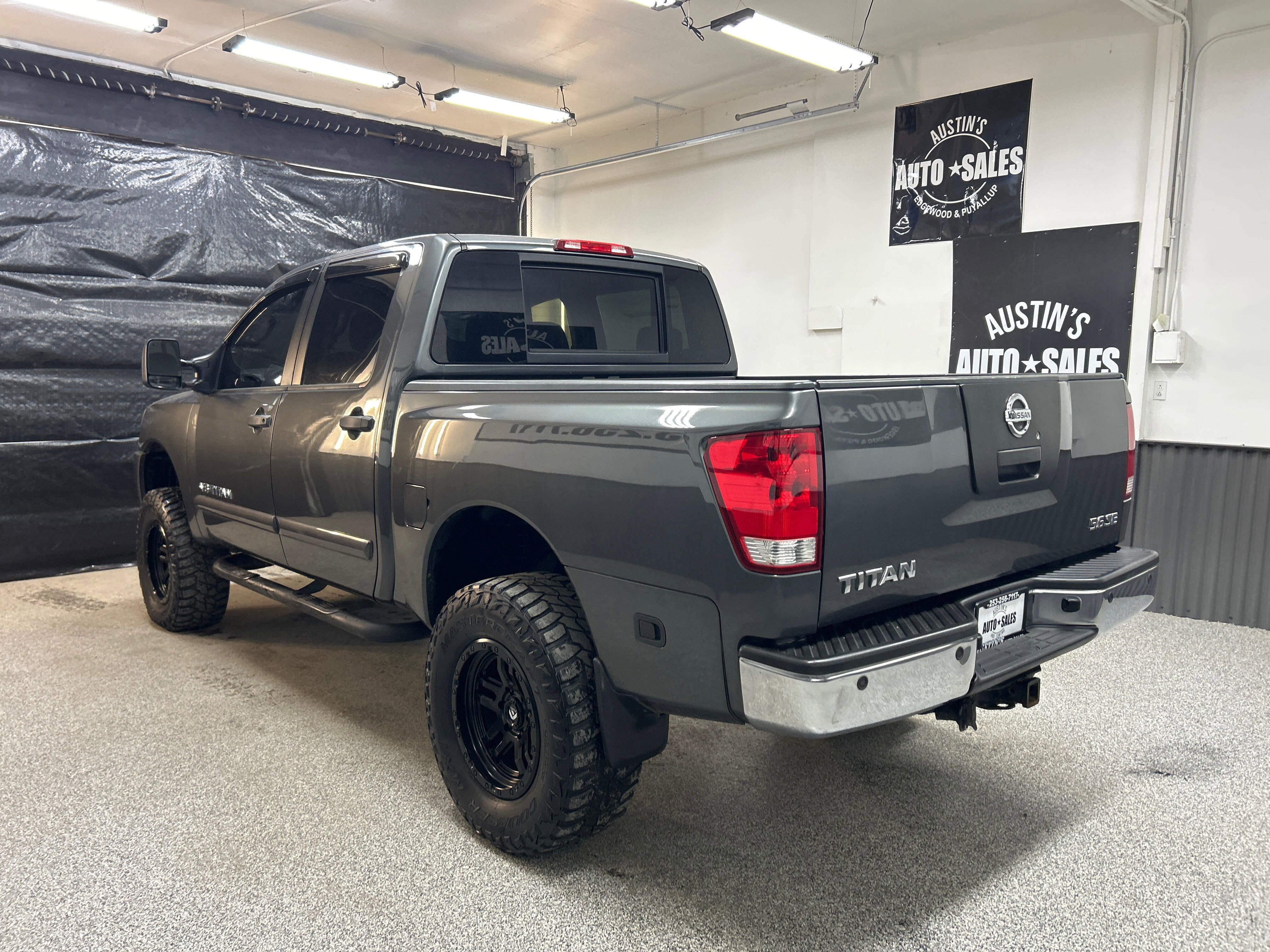 Used 2008 Nissan Titan SE AWD/4WD image 4