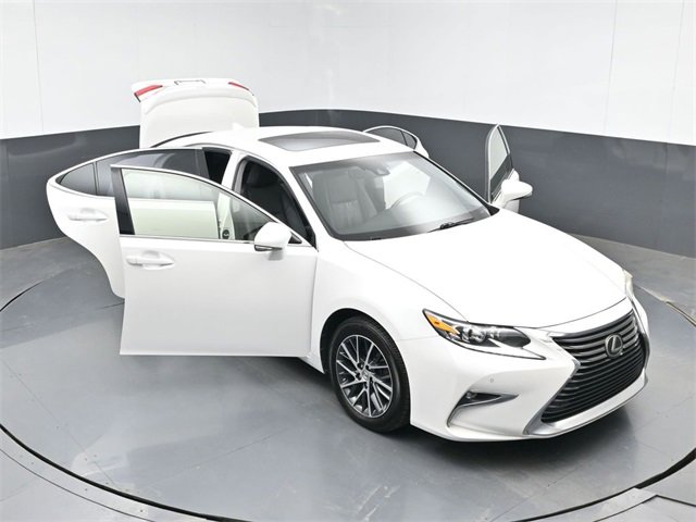 Used 2017 Lexus ES 350 w/ Luxury Package image 51