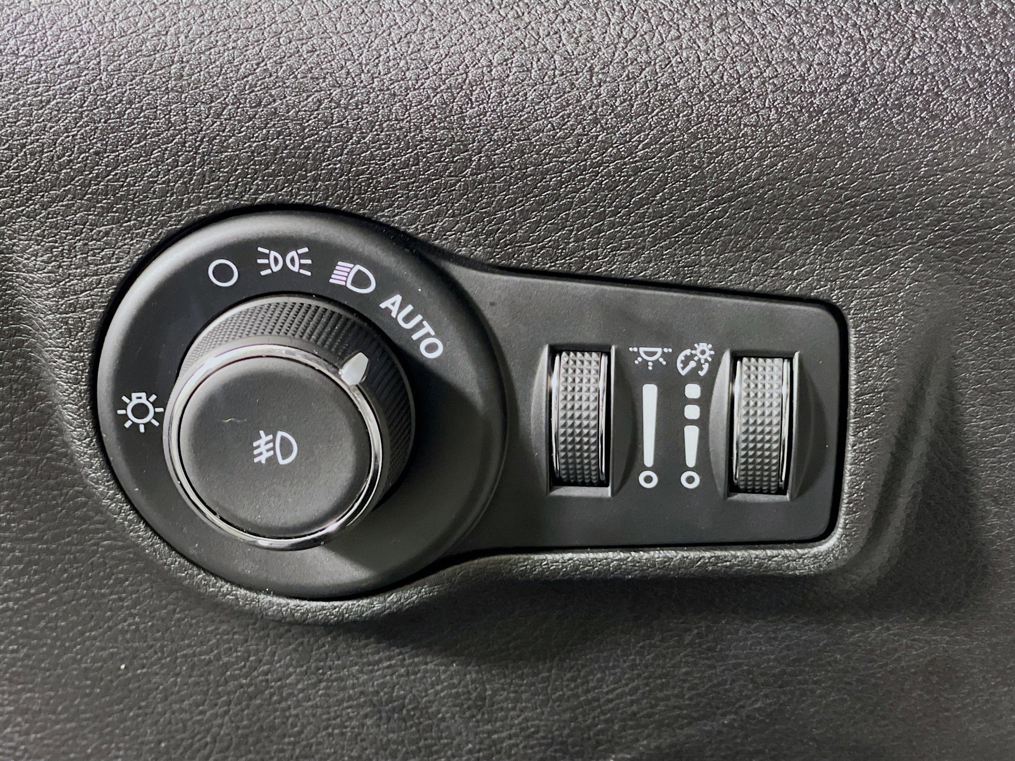 Used 2024 Jeep Compass Latitude image 17