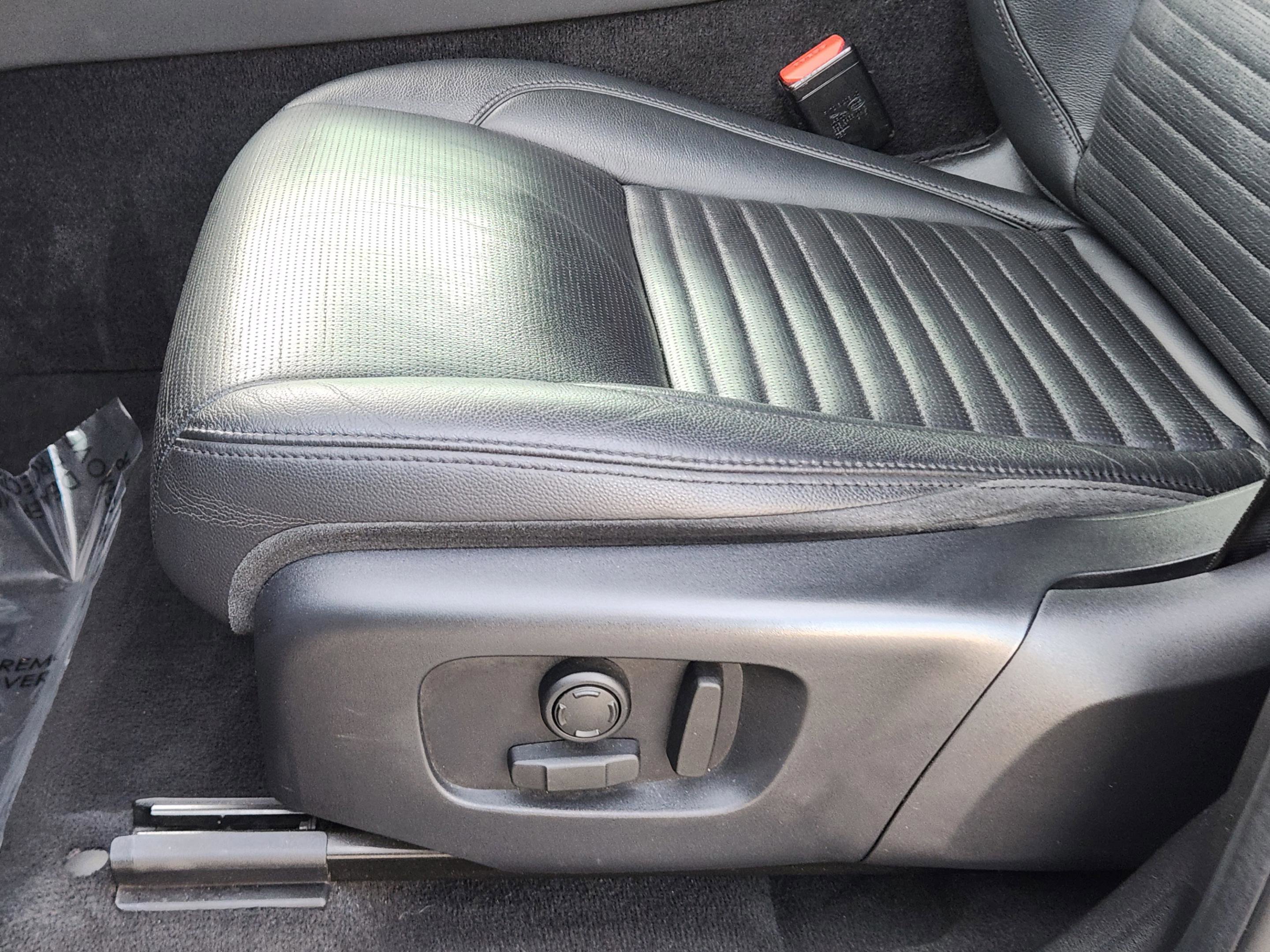 Used 2020 Land Rover Discovery Sport S image 24