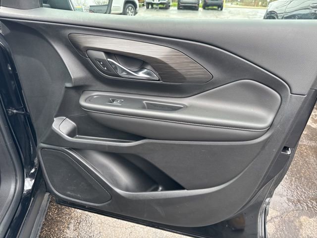Used 2023 GMC Terrain SLE image 26