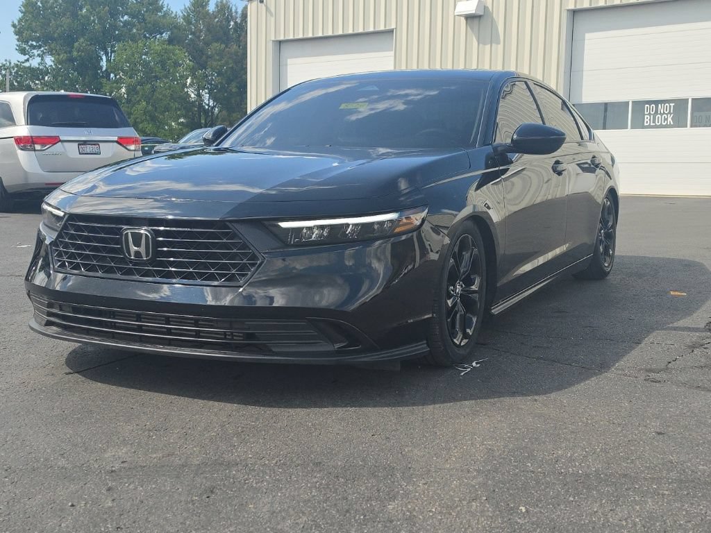 Used 2025 Honda Accord SE image 3