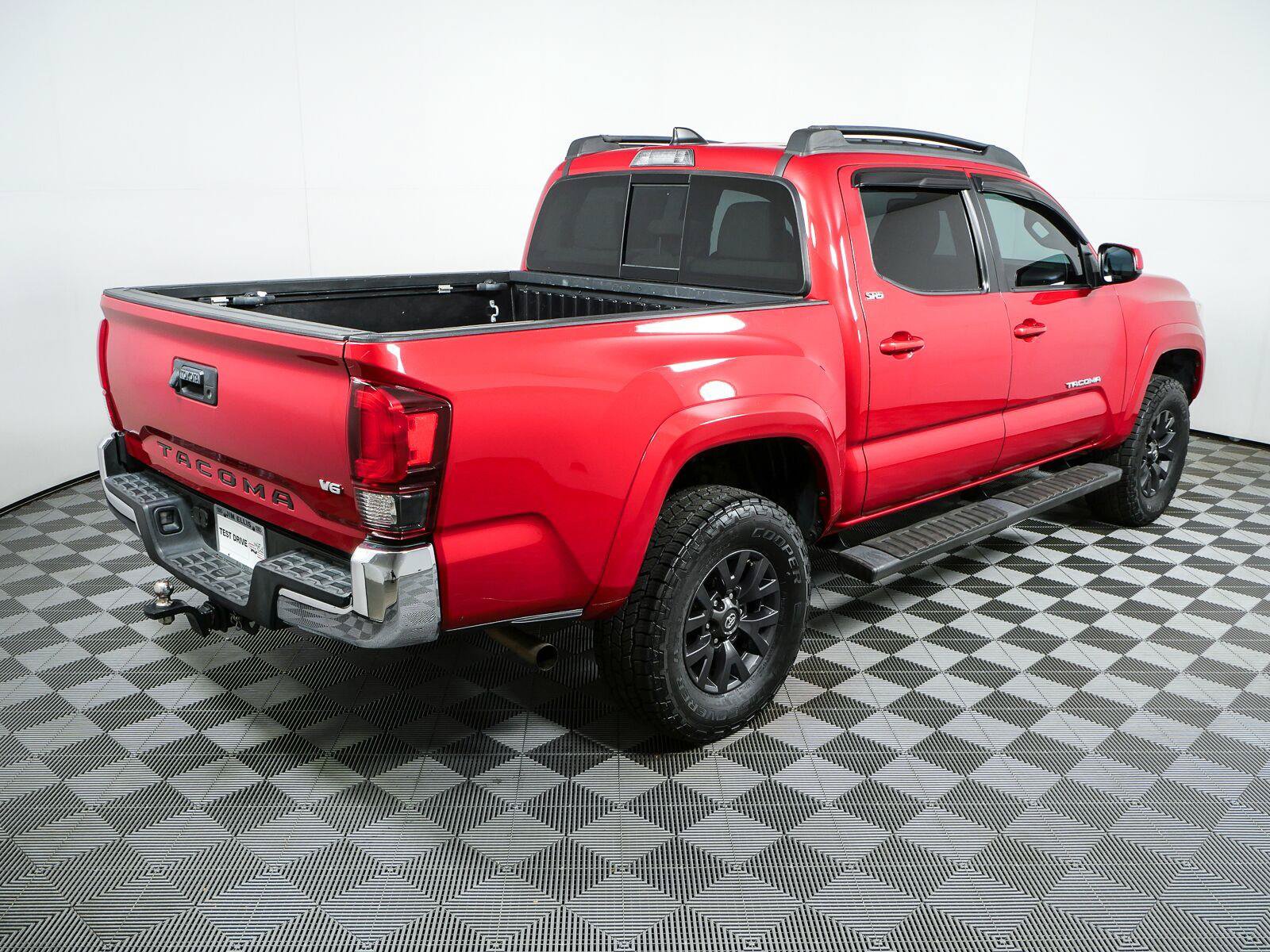 Used 2021 Toyota Tacoma SR5 RWD image 3