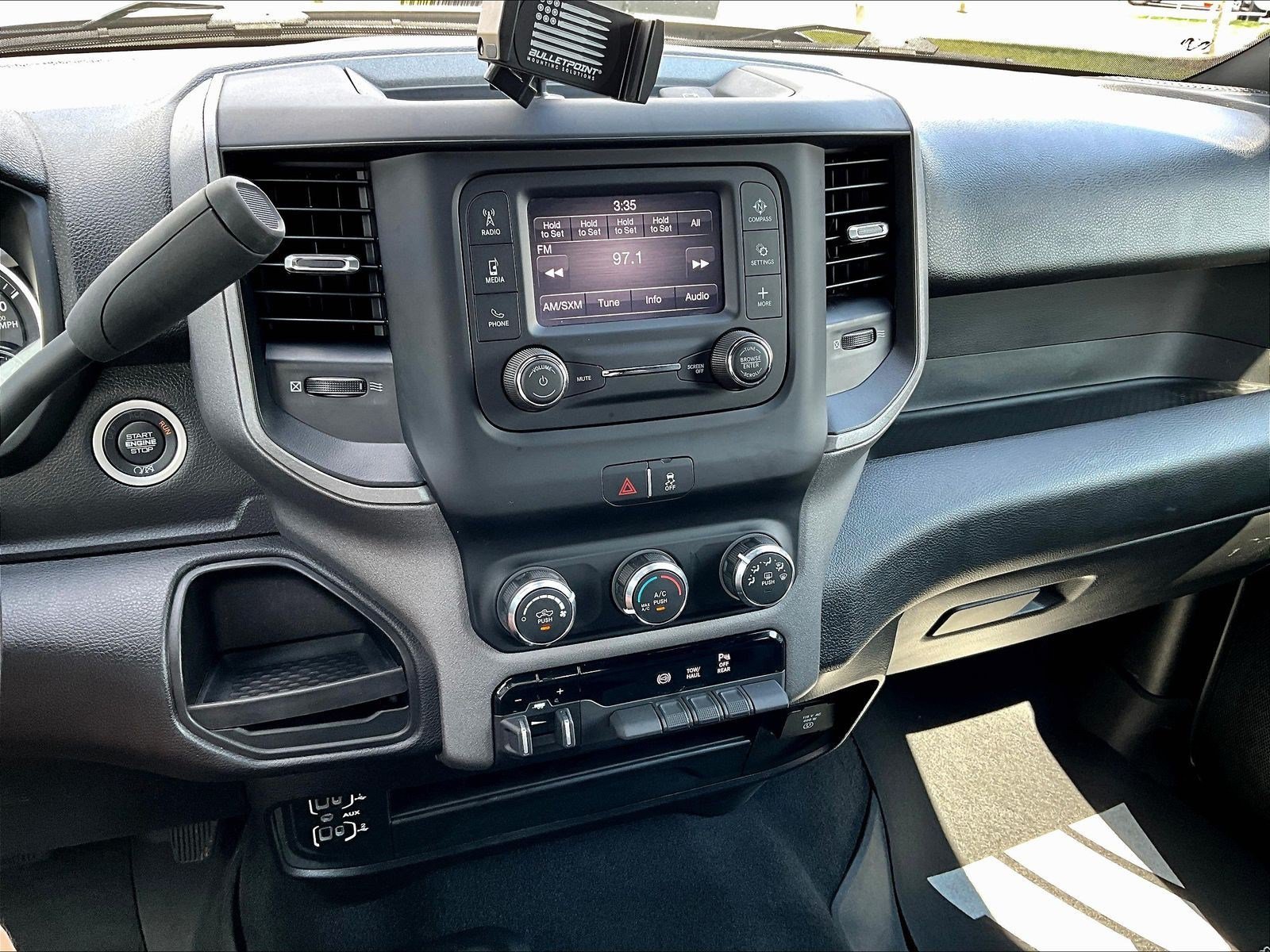 Used 2024 RAM 3500 Tradesman w/ Chrome Appearance Group AWD/4WD image 15