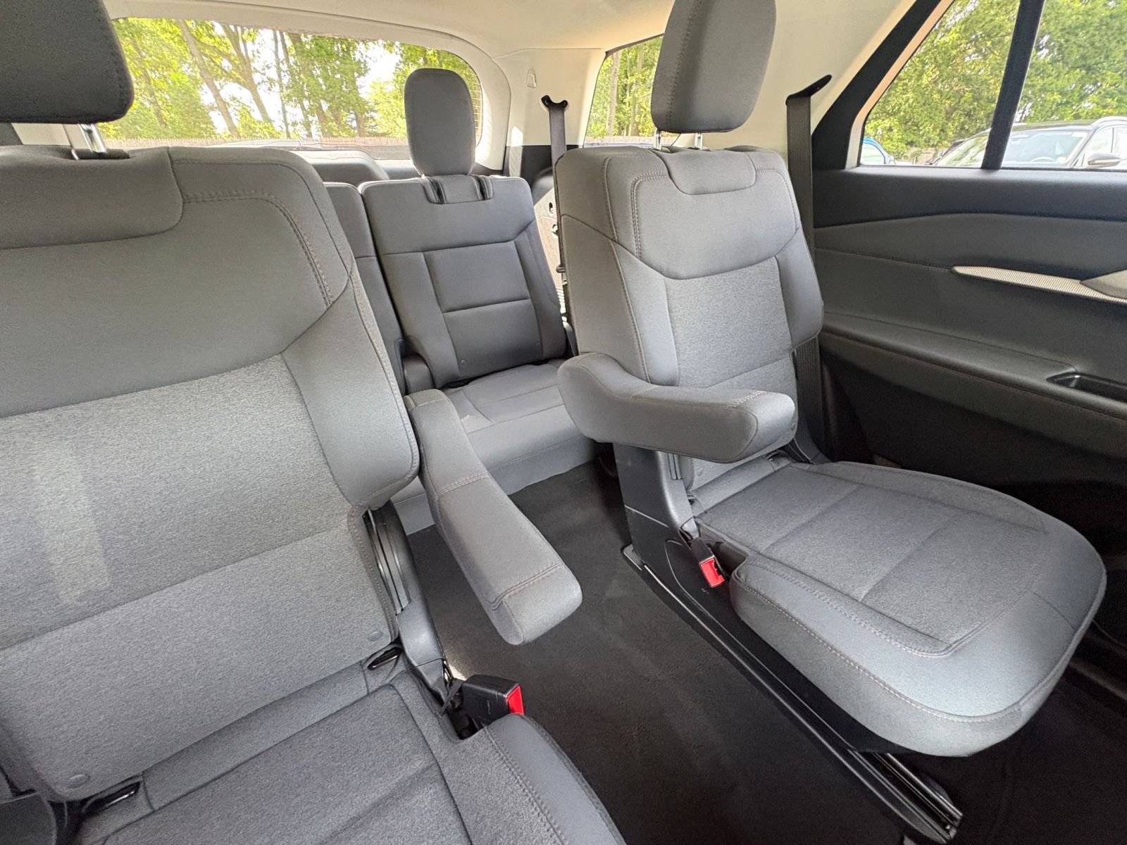 Used 2026 Ford Explorer Active AWD/4WD image 35