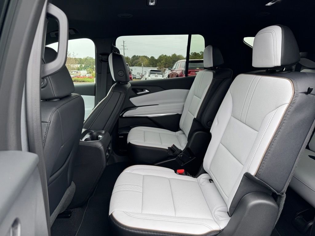 New 2026 Chevrolet Traverse High Country image 9