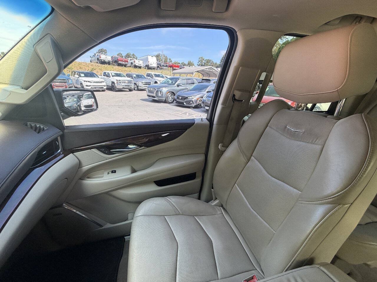 Used 2015 Cadillac Escalade Premium AWD/4WD image 32
