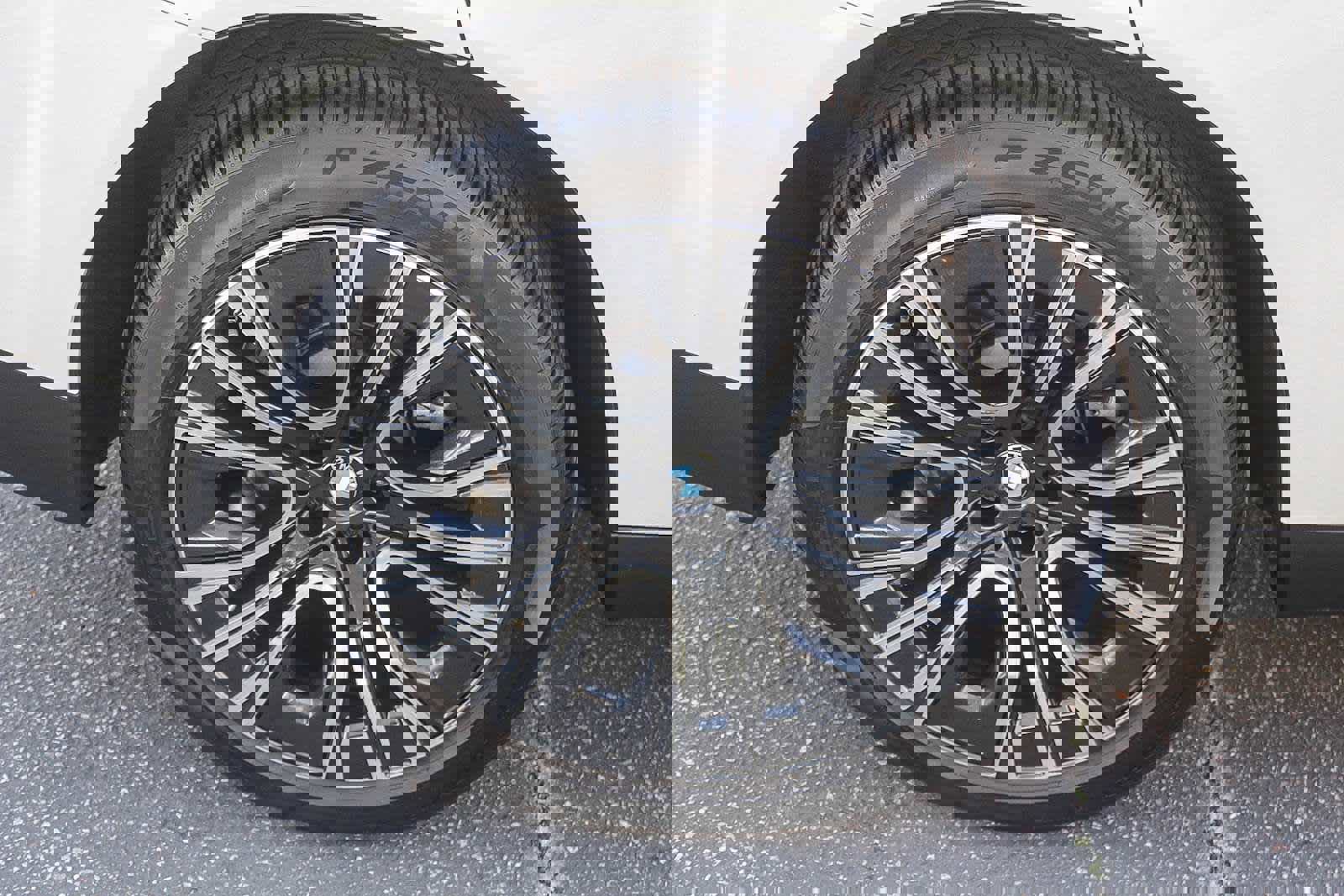 Used 2025 BMW X3 xDrive30i w/ Convenience Package image 8