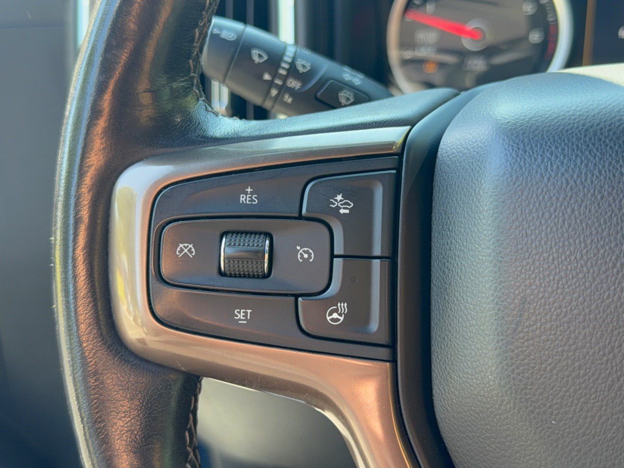 Used 2019 Chevrolet Silverado 1500 High Country w/ Technology Package AWD/4WD image 18