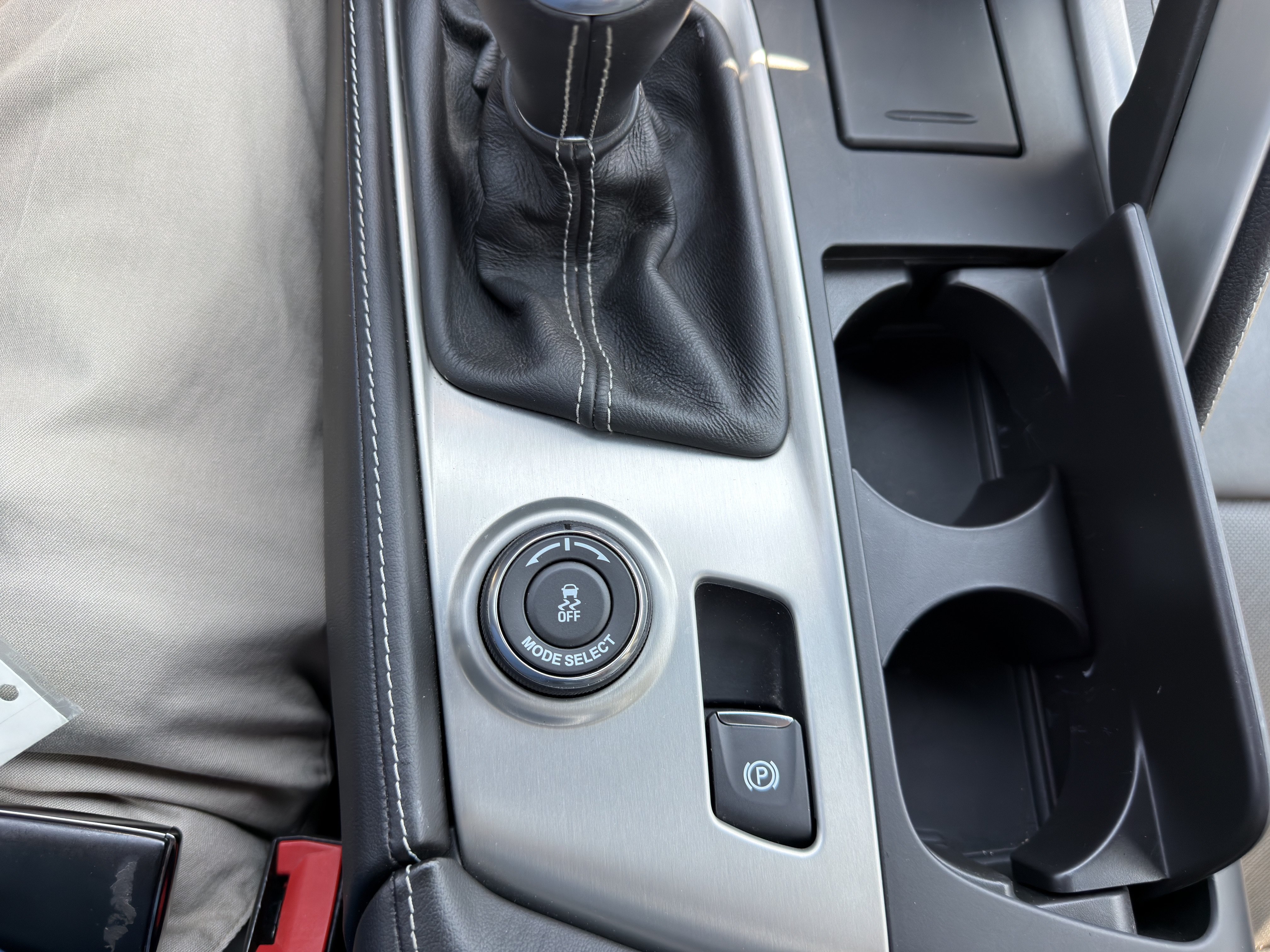 Used 2014 Chevrolet Corvette Stingray Convertible w/ 2LT Preferred Equipment Group RWD image 33