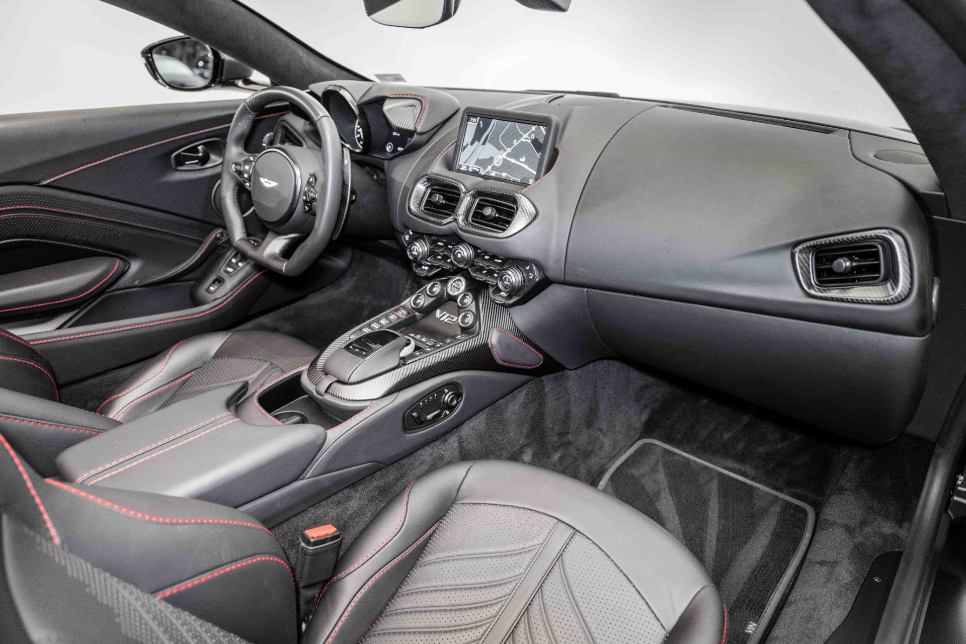 Used 2023 Aston Martin V12 Vantage Roadster image 15