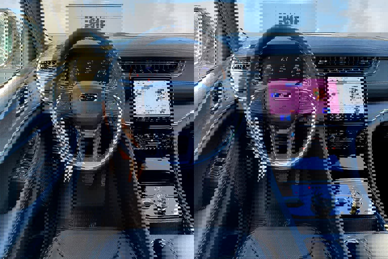 New 2025 Jeep Grand Cherokee Limited w/ Luxury Tech Group II image 15