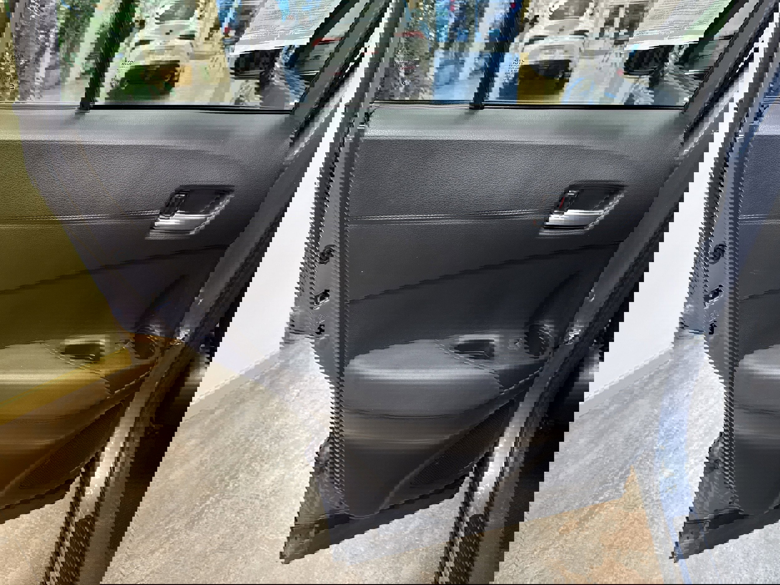 Used 2024 Toyota Corolla Cross XLE w/ Convenience Package image 24