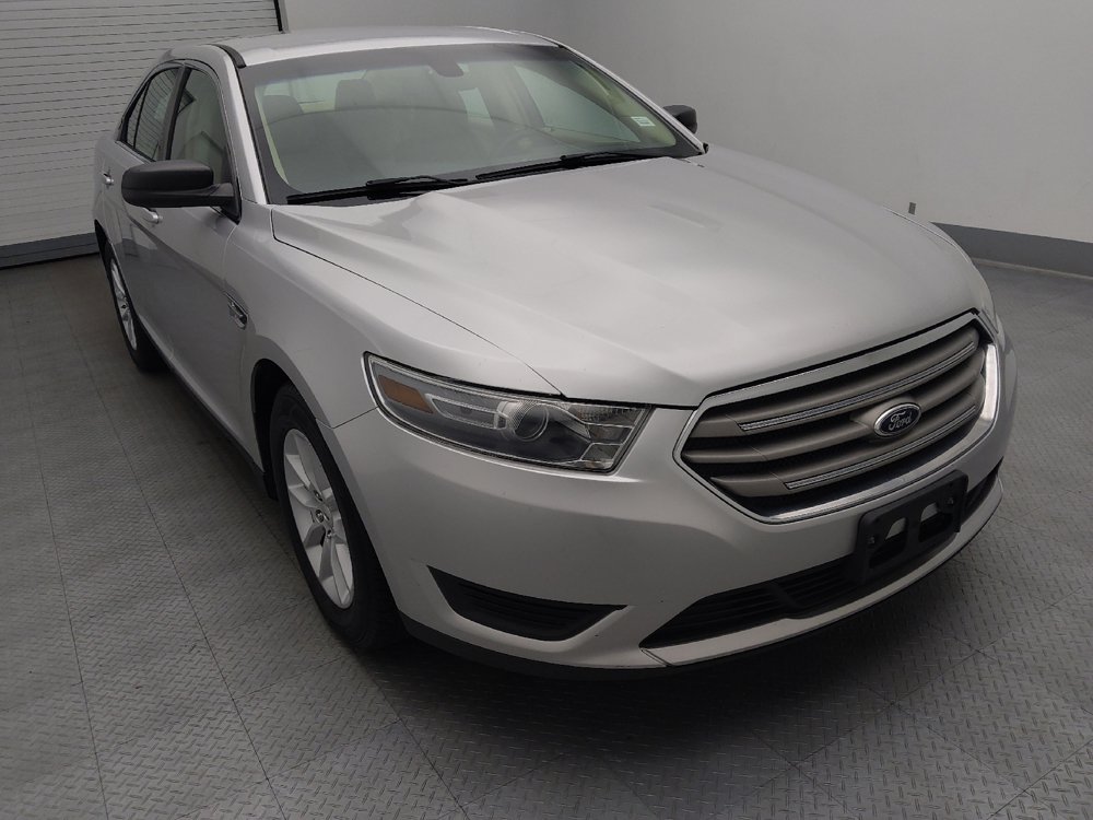 Used 2014 Ford Taurus SE FWD image 14