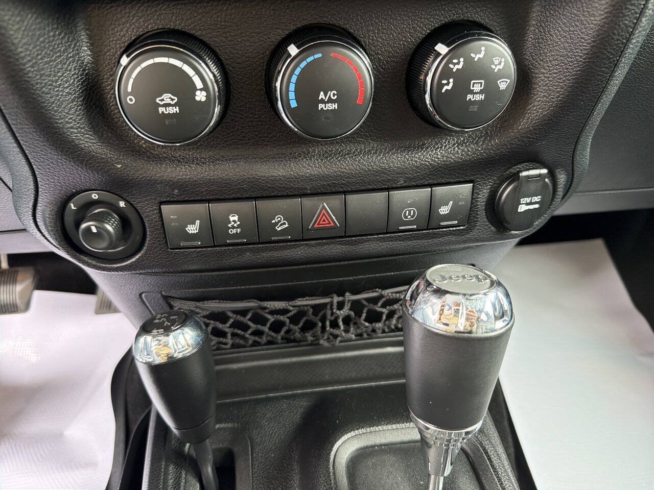 Used 2017 Jeep Wrangler Unlimited Sahara w/ Quick Order Package 24E Chief AWD/4WD image 28