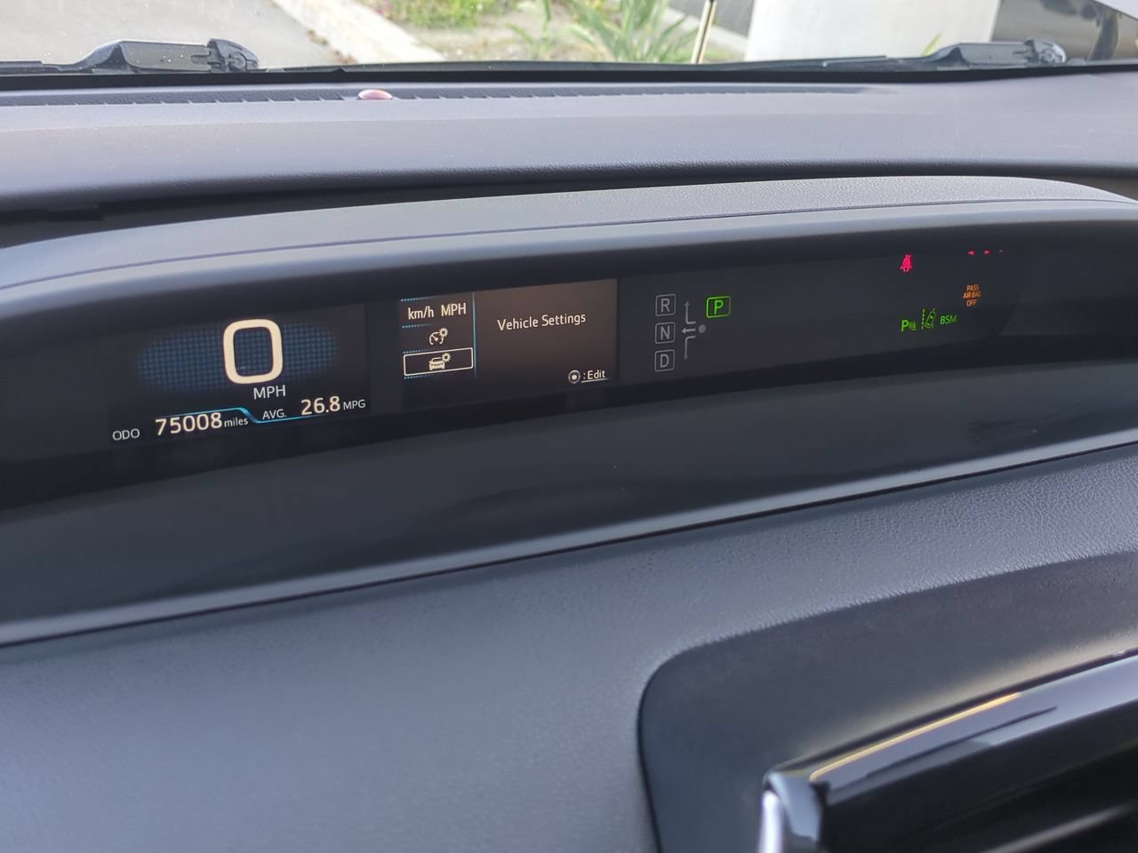 Used 2022 Toyota Prius LE FWD image 11