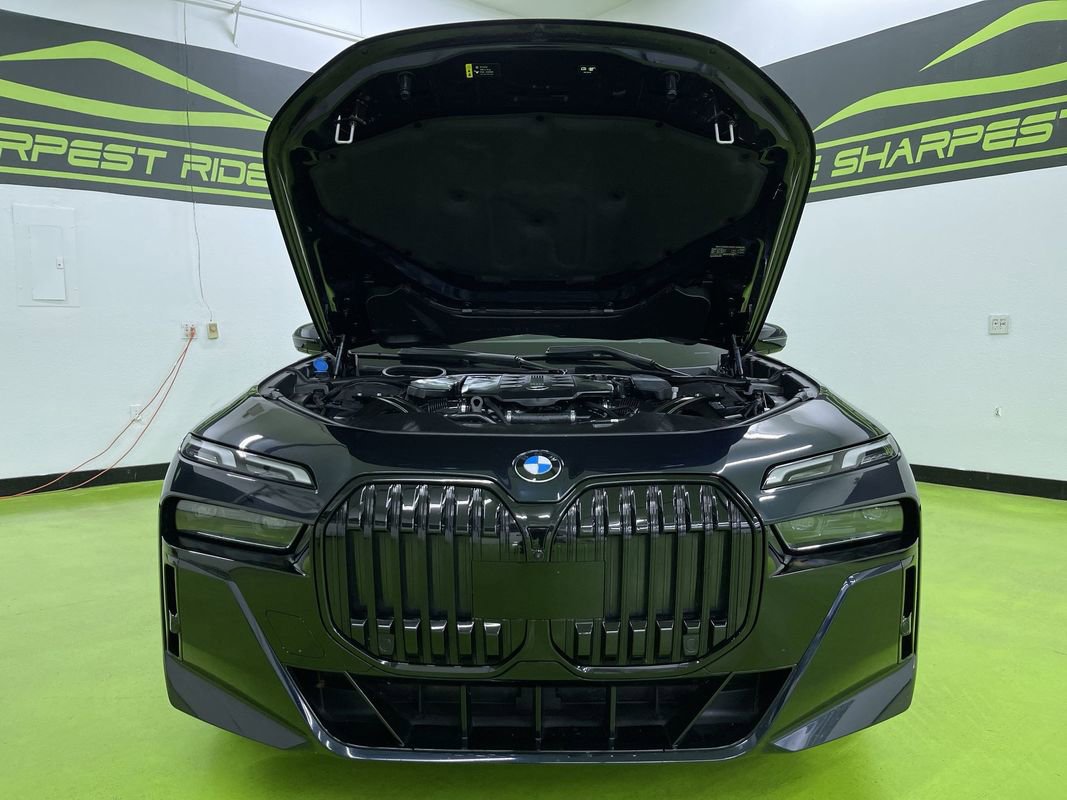 Used 2023 BMW 760i xDrive image 4