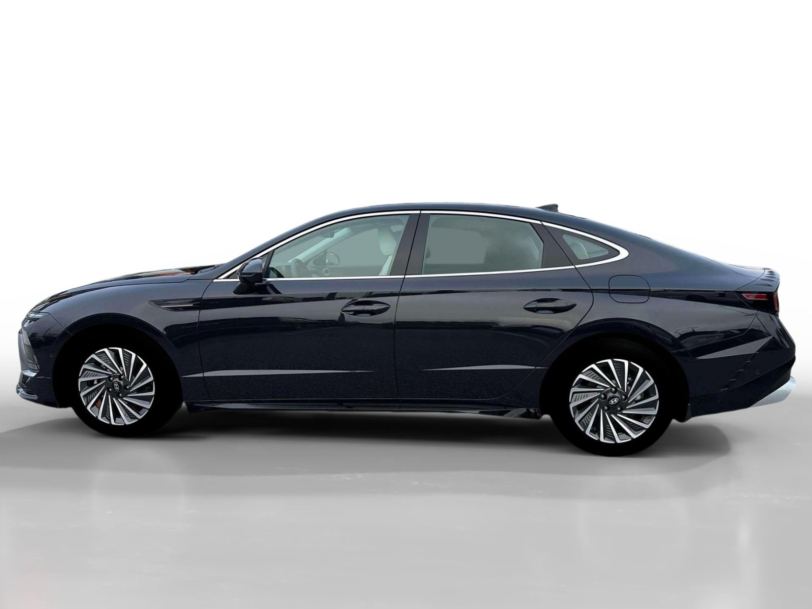 New 2026 Hyundai Sonata Limited FWD image 3