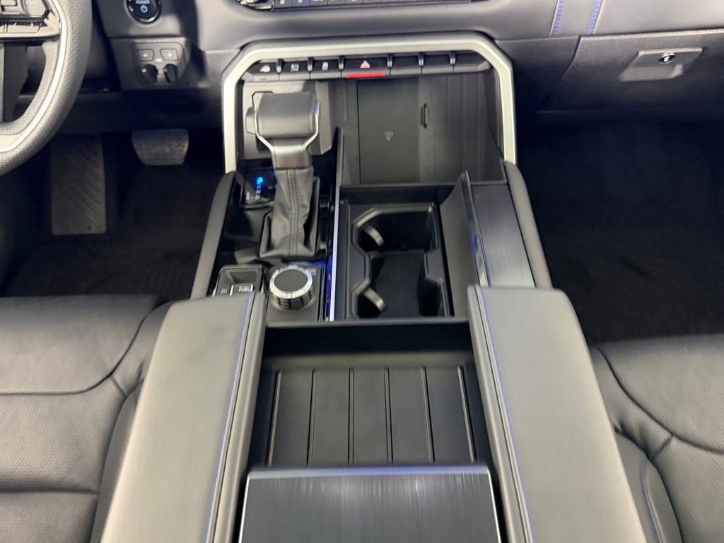 Used 2025 Toyota Sequoia Platinum image 16