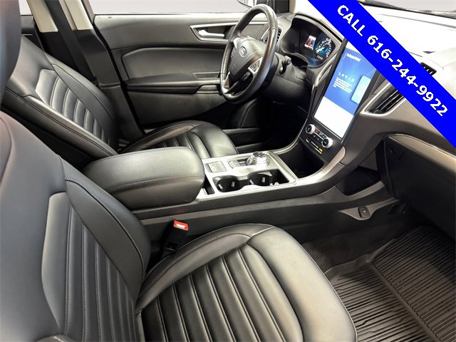 Used 2022 Ford Edge SEL w/ Convenience Package image 9