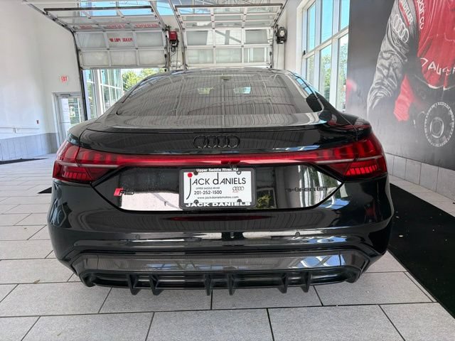 Used 2024 Audi RS e-tron GT w/ Carbon Performance Package AWD/4WD image 4