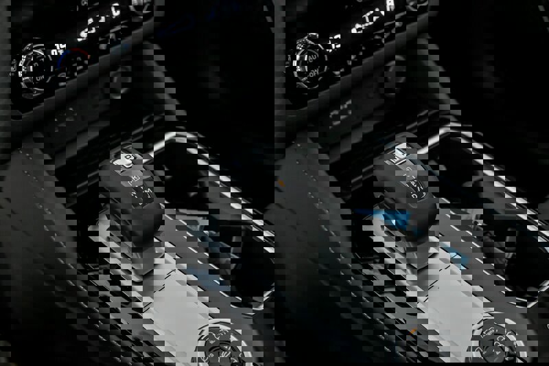 New 2026 Mitsubishi Outlander SE image 25