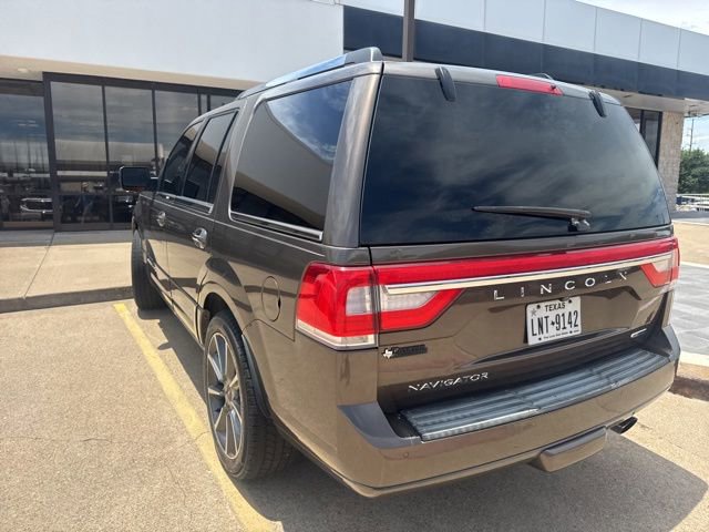 Used 2016 Lincoln Navigator Reserve AWD/4WD image 3