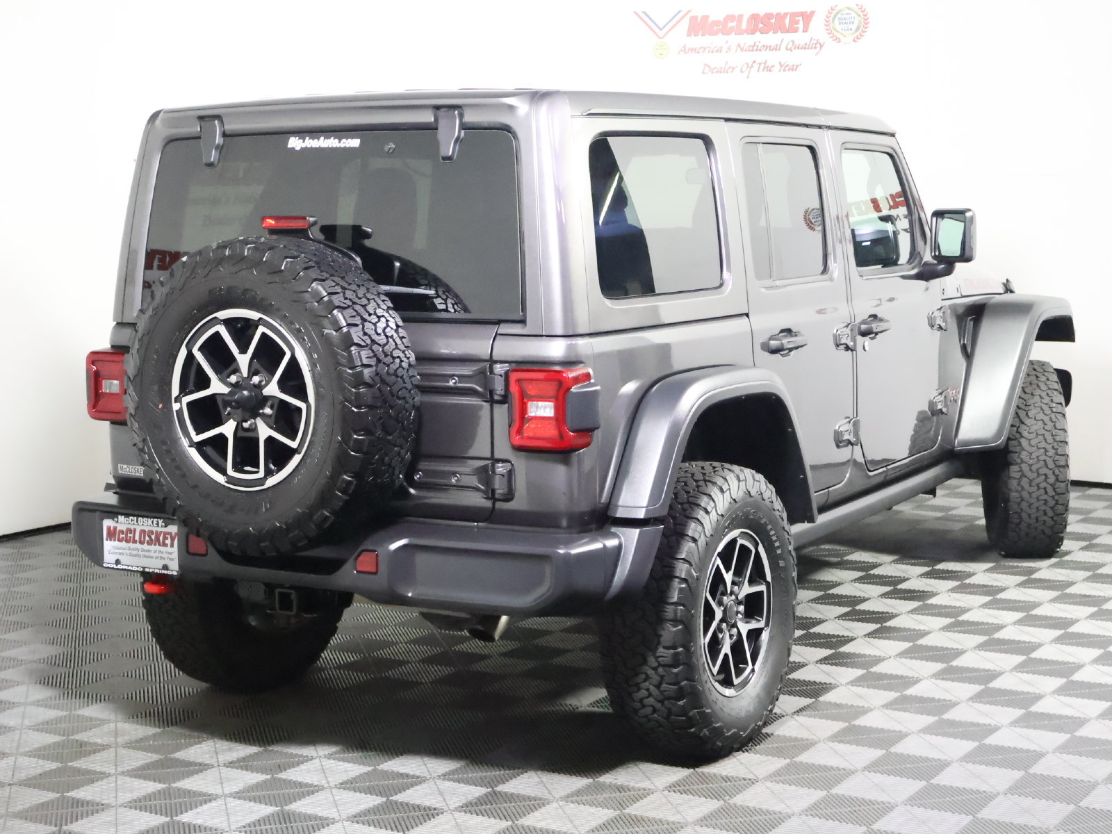 Used 2025 Jeep Wrangler Unlimited Rubicon AWD/4WD image 5