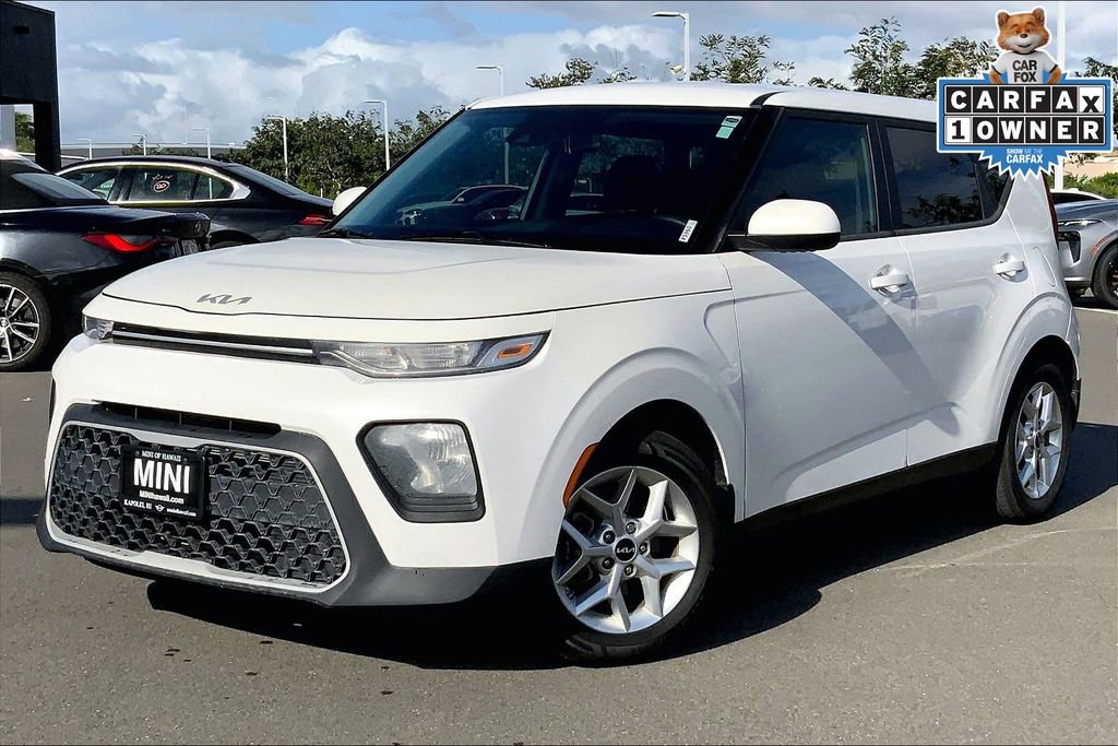 Used 2022 Kia Soul LX w/ Technology Package FWD image 2