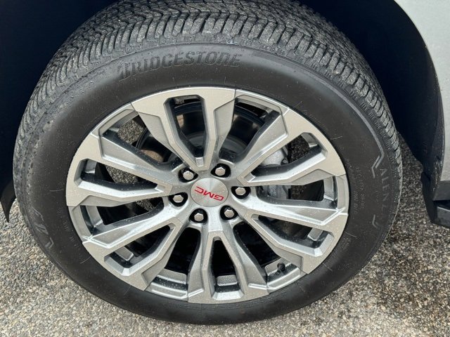 Used 2024 GMC Yukon XL Denali w/ Advanced Technology Package image 25