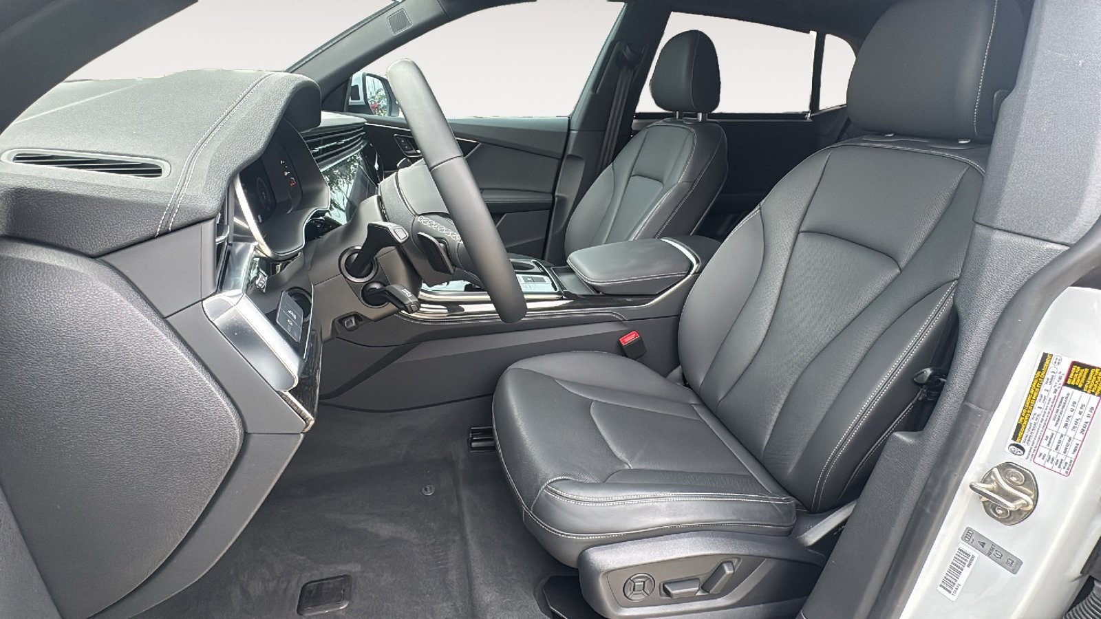 Used 2024 Audi Q8 Premium Plus AWD/4WD image 14