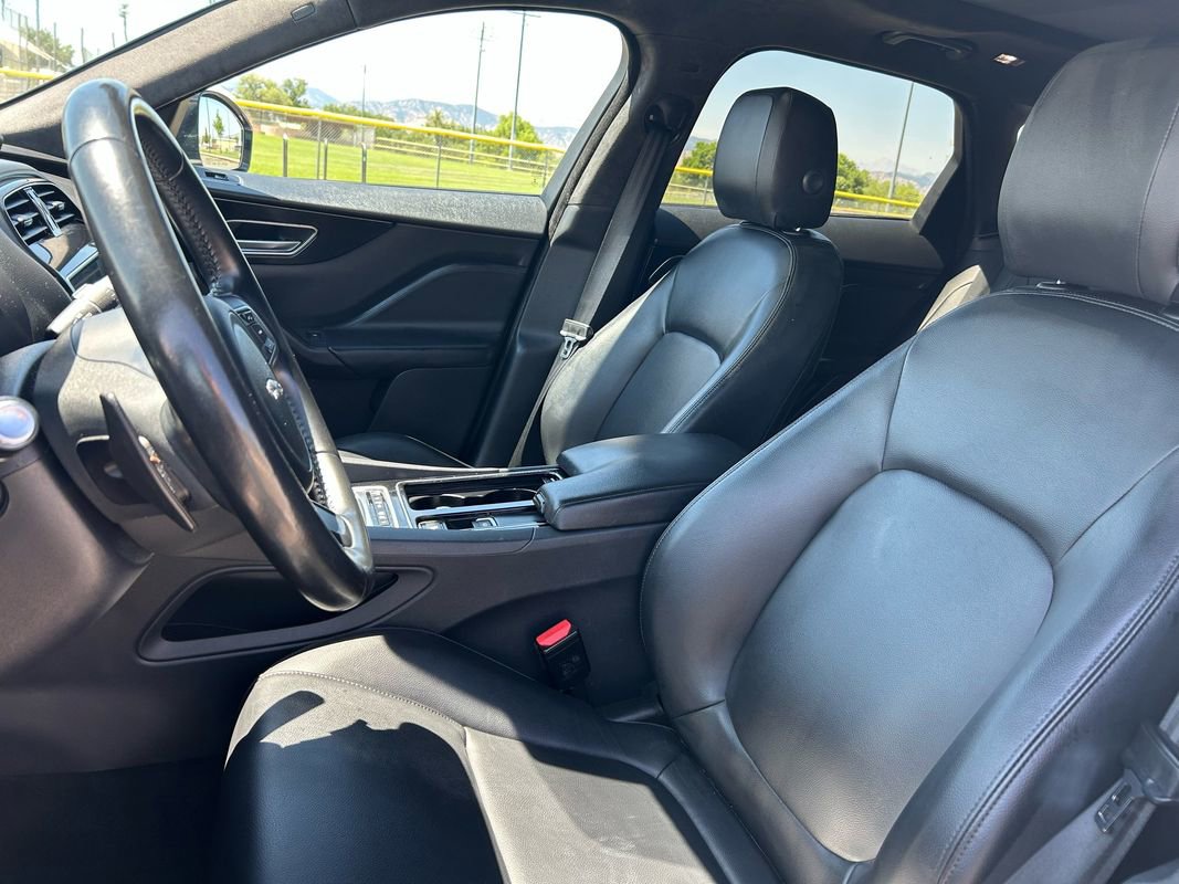 Used 2020 Jaguar F-PACE Premium image 11