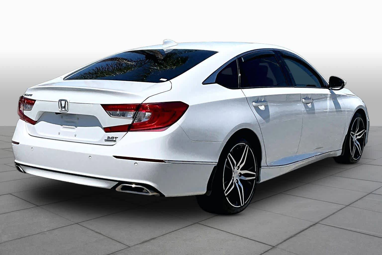 Used 2021 Honda Accord Touring image 13