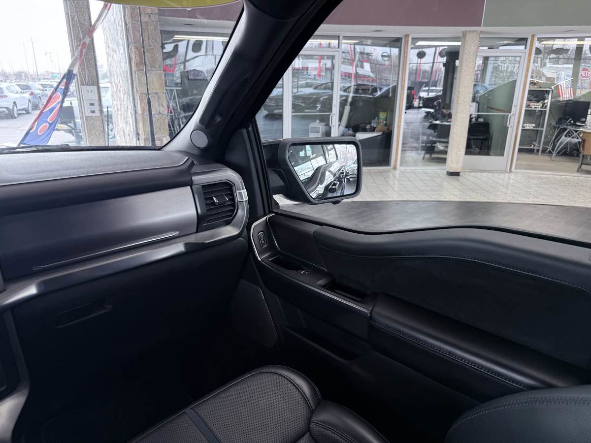 Used 2025 Ford F150 Platinum w/ FX4 Off-Road Package image 43