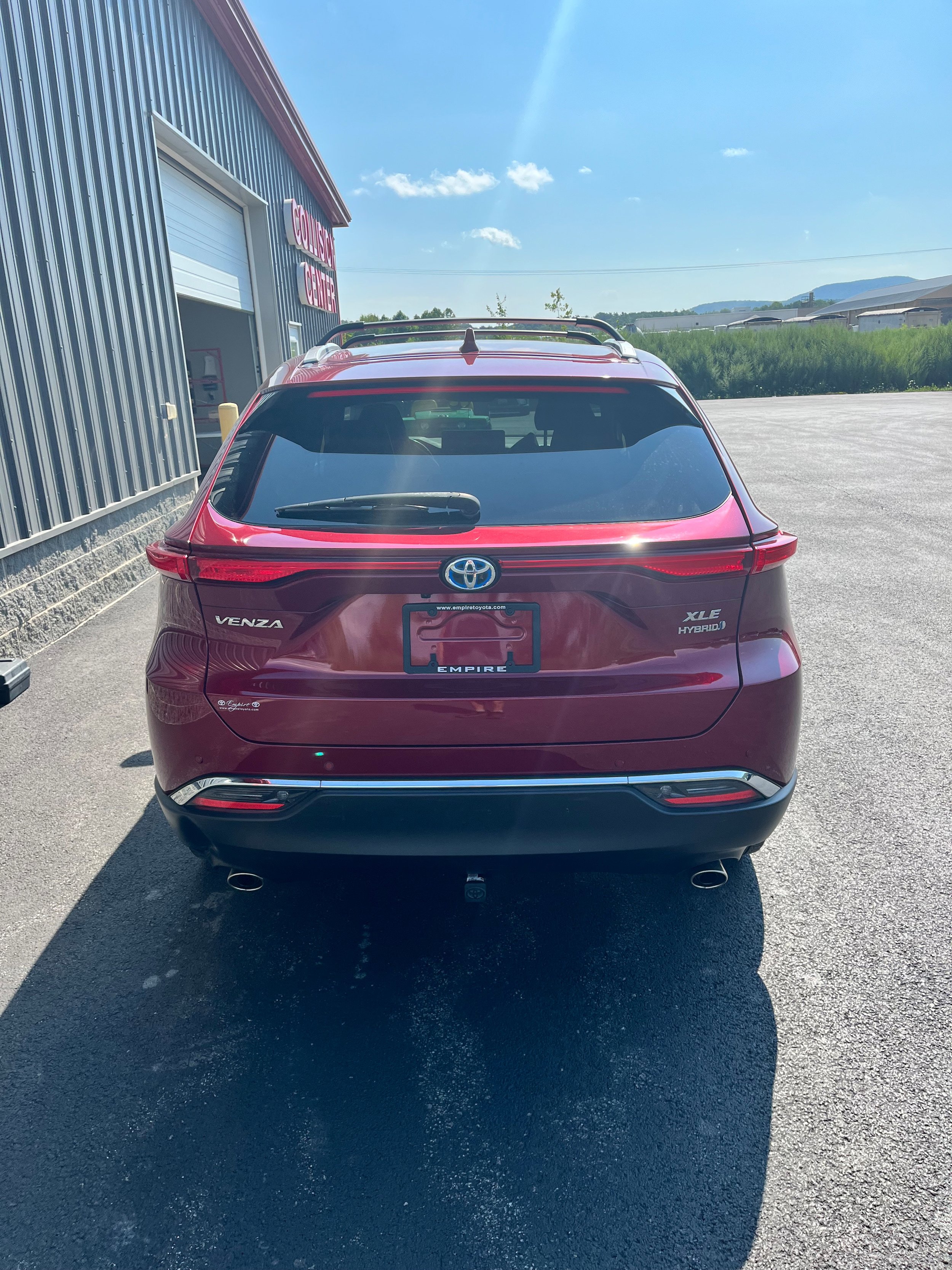 Certified 2022 Toyota Venza XLE AWD/4WD image 4